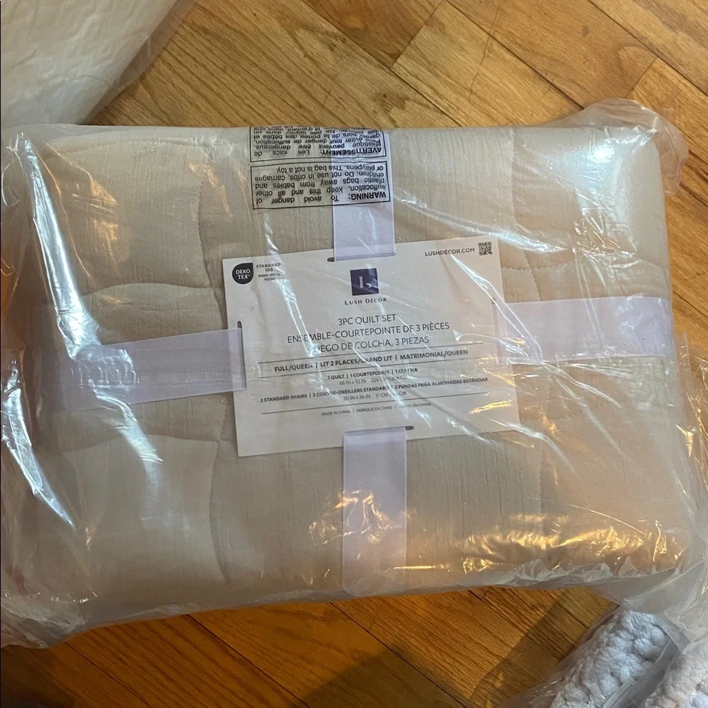 NWT Lush Decor 3pc Full/Queen beige Gauze Quilted Bedding Set
